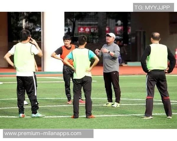 足球教练的月薪水平揭秘影响因素与职业发展前景分析